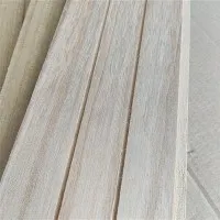 Väggpanel i poppelträ